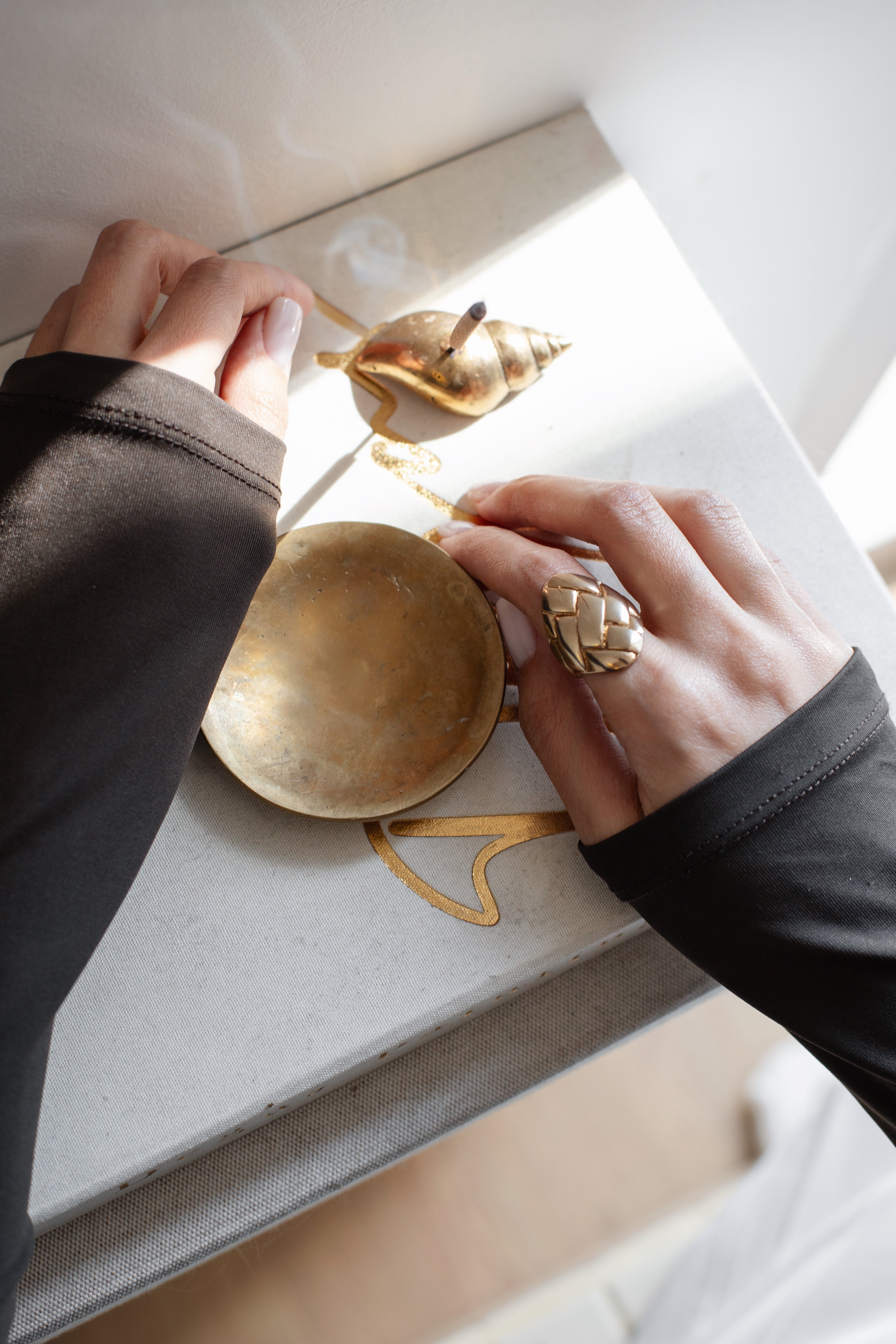 Maja 925 gümüş ayarlanabilir kadın yüzük manken çekim